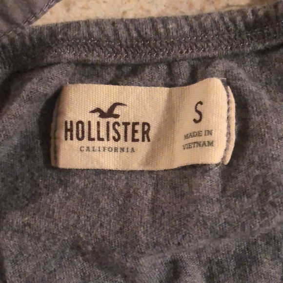 Gently worn Vintage Hollister gray ruffle camisole. Very Good condition. Xsmall - Picture 7 of 8
